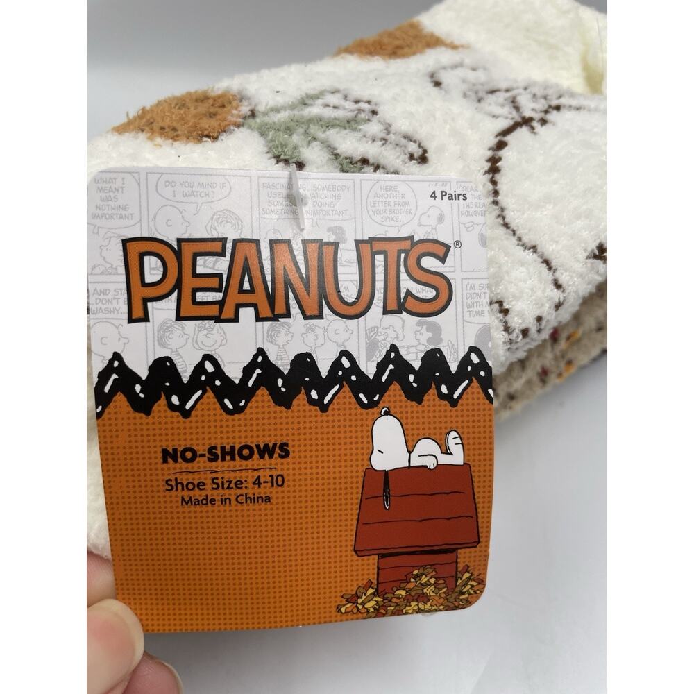 Peanuts 2026 Fall Fuzzy No Show Socks Womens 4 Pair Size 4-10 NEW With Tags - Picture 3 of 4